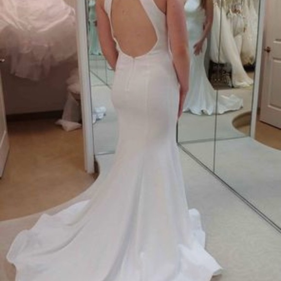 Wedding Gown - Picture 1 of 2